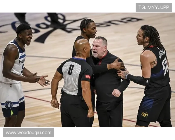 NBA斗球直播app下载多功能集成,支持赛事直播、回放和赛事资讯一站式体验 NBA斗球直播app下载多功能集成,支持赛事直播、回放和赛事资讯一站式体验