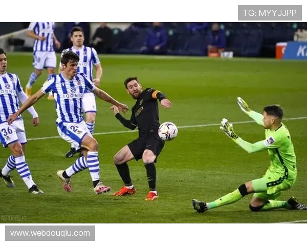 斗球网官网提供专业的赛事直播与精彩回放，让你随时随地享受足球盛宴